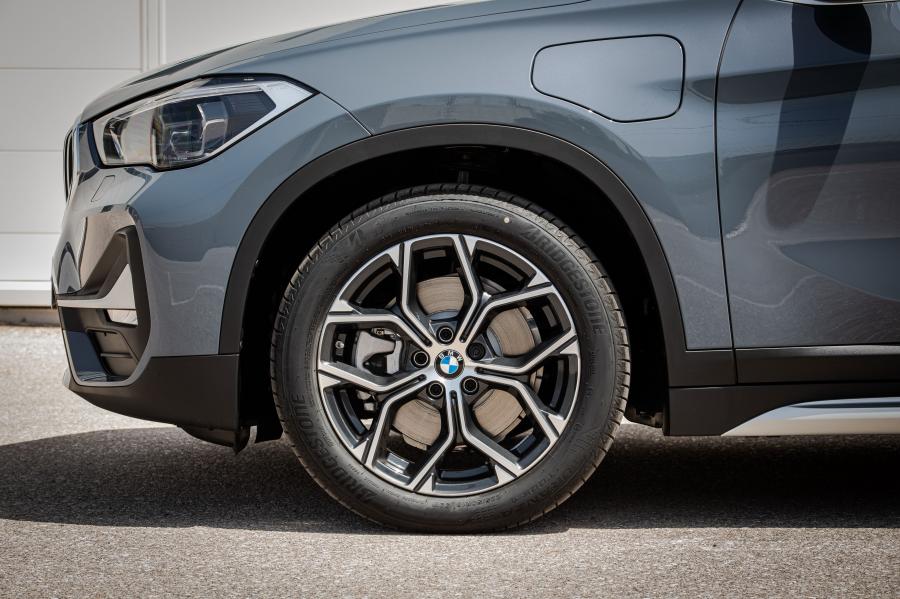 Колеса BMW X1 xDrive25e xLine (F48) 2019 года  (WW) (фото 24 из 40)